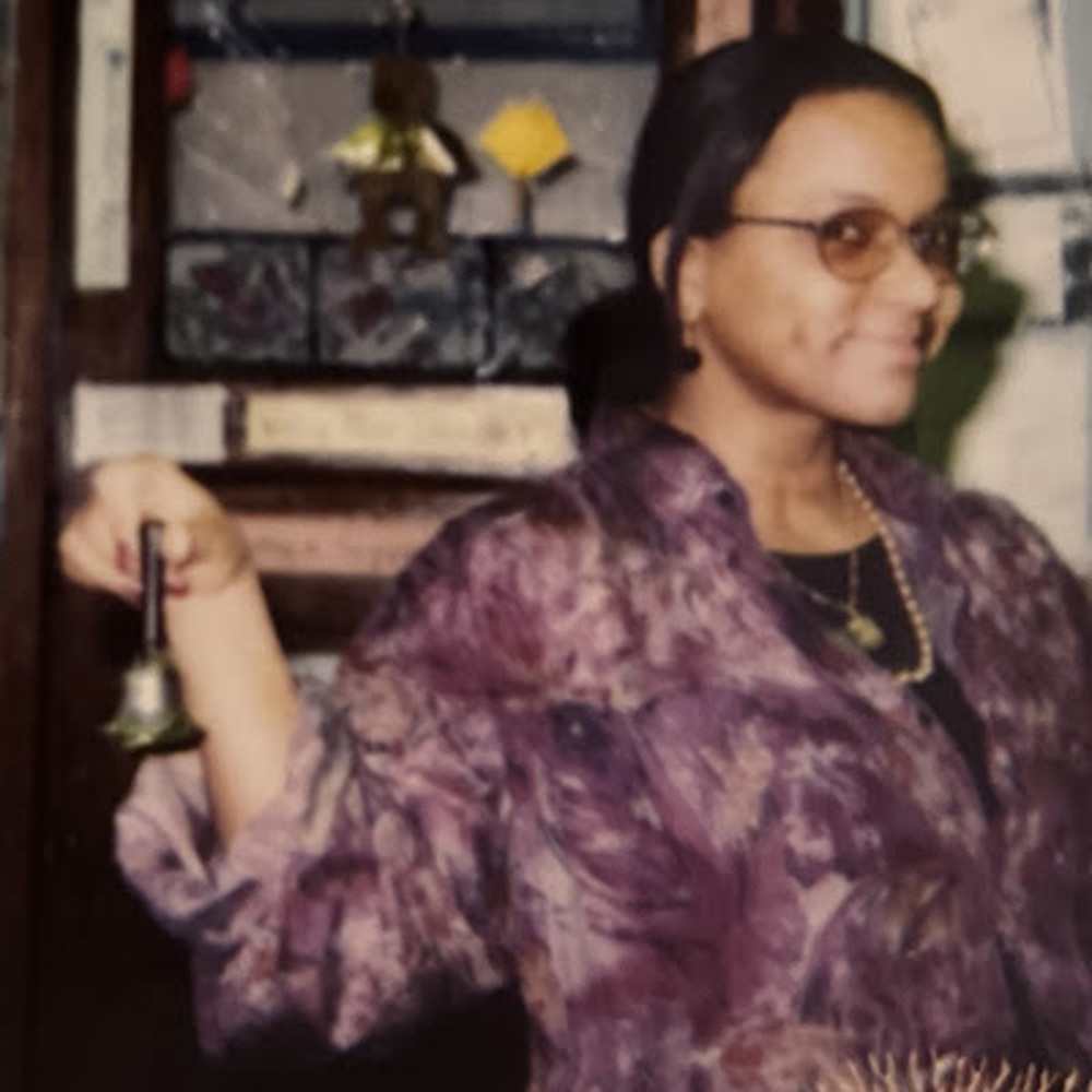 Meet your Posher, Amada